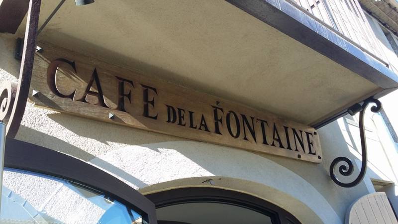 Café et Pizzeria Vaugines Café de la Fontaine