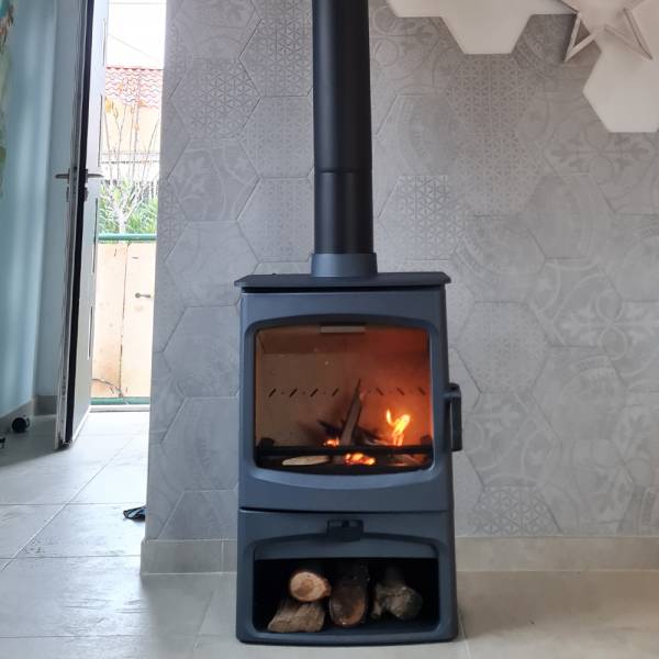 CHARNWOOD AIRE 7 bleu sur bucher à Allauch