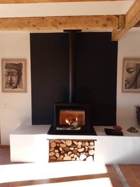 poele a bois scandinave moderne pres de cadenet
