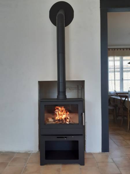 poele a bois scandinave moderne pres de robion