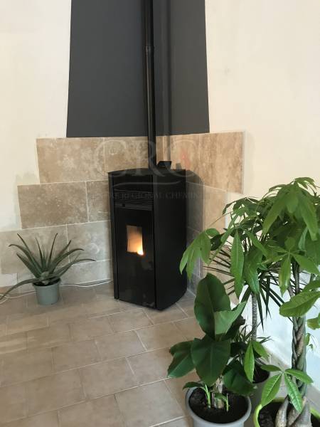 poele granules palazzetti italien installation pres de lambesc