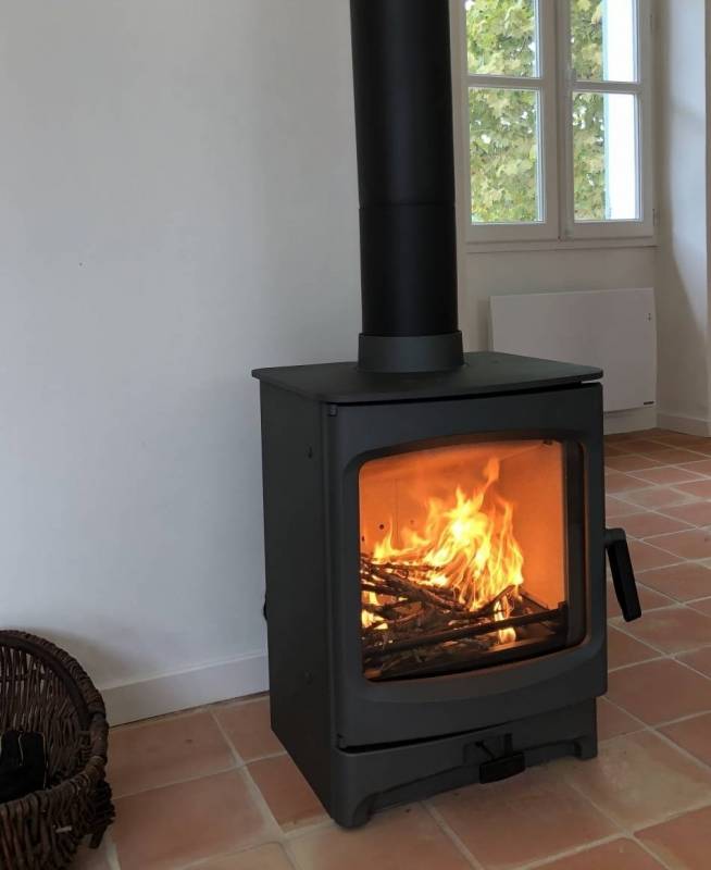 poele a bois traditionnel pres de bonnieux