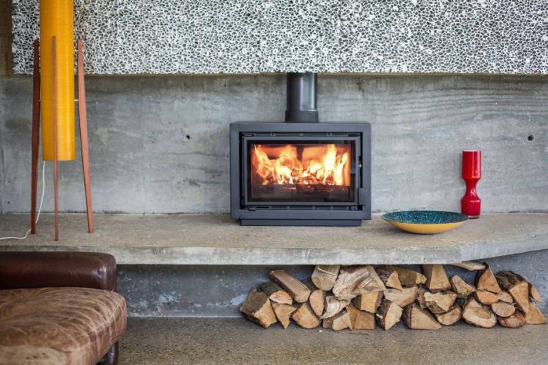 poele a bois contemporain de qualité pres de pourrieres