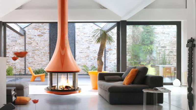 JC bordelet cheminee bois luxe design moderne central suspendu centre regional cheminee crc